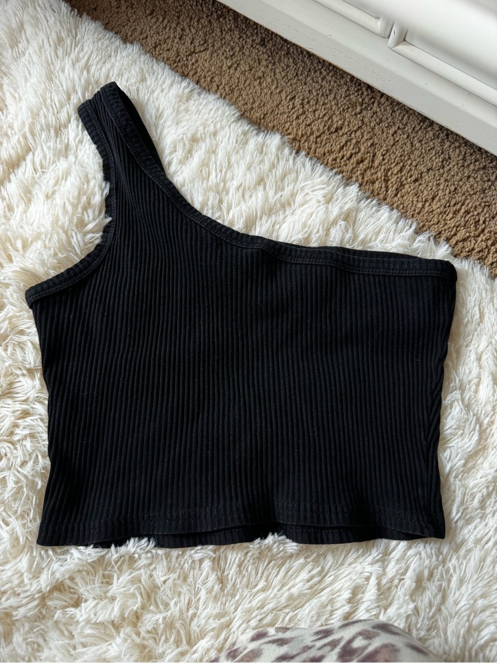 SHEIN Black One-Shoulder Ribbed Tank Top